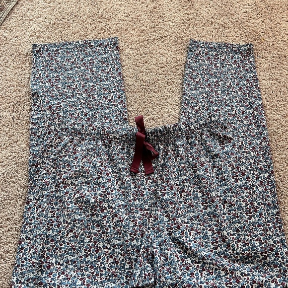 Lands End Blue & Burgundy Floral PJ Bottoms w Drawstring
Size L - Picture 3 of 6